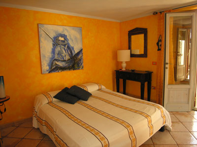Naif-Lipari centro, interno